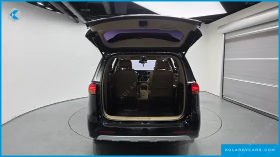KIA CARNIVAL GASOLINE 7-SEATER LIMOUSINE