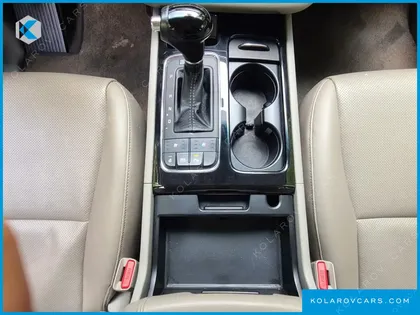 KIA CARNIVAL 9-SEATER PRESTIGE