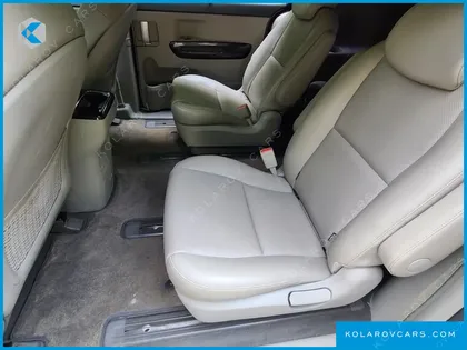KIA CARNIVAL 9-SEATER PRESTIGE