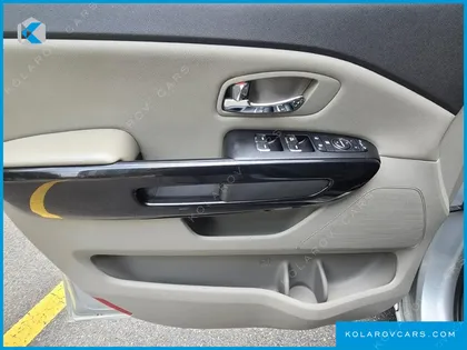 KIA CARNIVAL 9-SEATER PRESTIGE