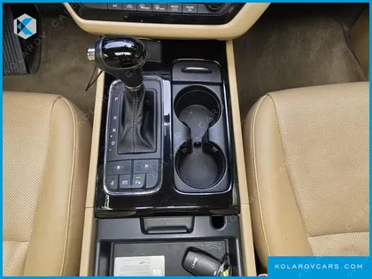 KIA CARNIVAL 9-SEATER PRESTIGE