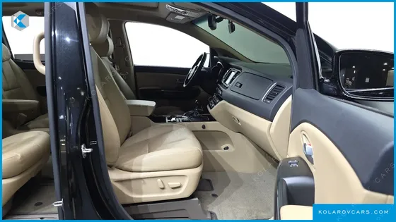 KIA CARNIVAL 9-SEATER NOBLESSE