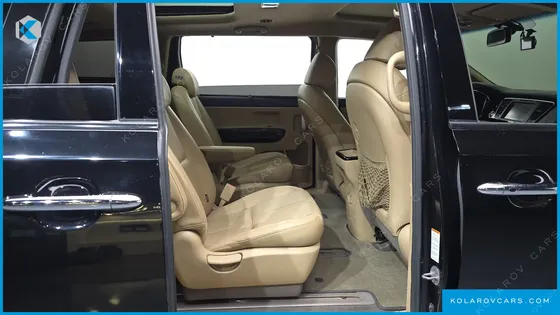 KIA CARNIVAL 9-SEATER NOBLESSE