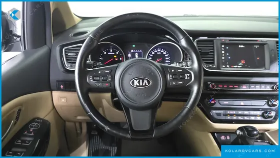 KIA CARNIVAL 9-SEATER NOBLESSE