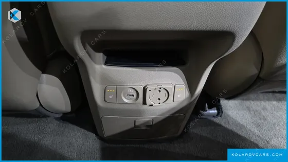 KIA CARNIVAL 9-SEATER NOBLESSE