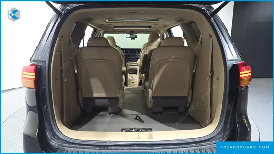 KIA CARNIVAL 9-SEATER NOBLESSE