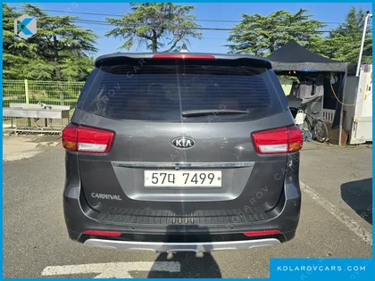 KIA CARNIVAL 9-SEATER PRESTIGE