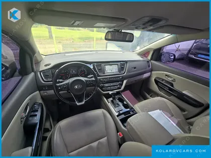 KIA CARNIVAL 9-SEATER PRESTIGE