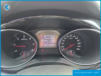 KIA CARNIVAL 9-SEATER PRESTIGE