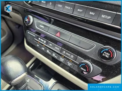 KIA CARNIVAL 9-SEATER PRESTIGE