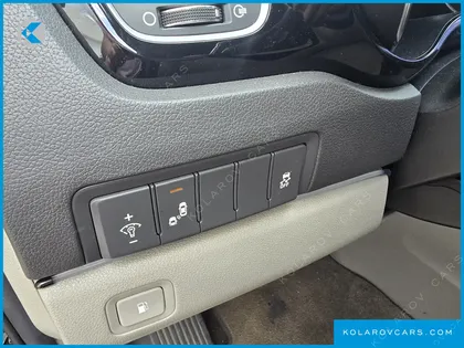 KIA CARNIVAL 9-SEATER PRESTIGE