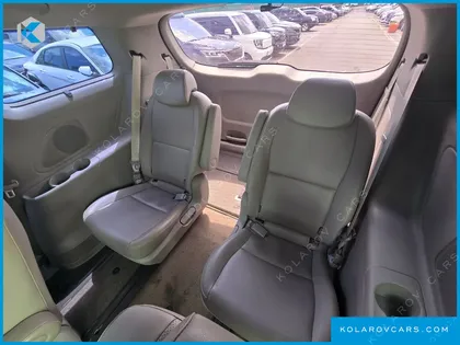 KIA CARNIVAL 9-SEATER PRESTIGE