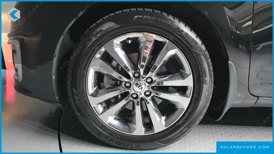KIA CARNIVAL 9-SEATER PRESTIGE