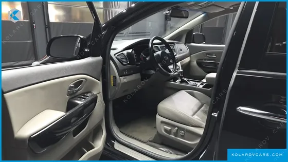 KIA CARNIVAL 9-SEATER PRESTIGE