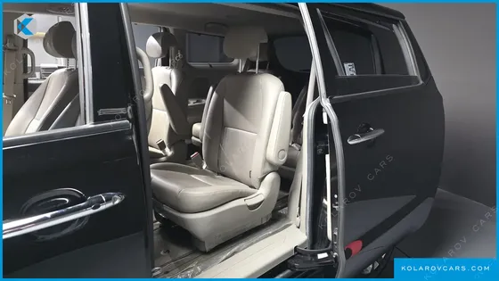 KIA CARNIVAL 9-SEATER PRESTIGE
