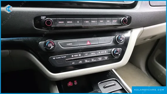 KIA CARNIVAL 9-SEATER PRESTIGE