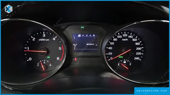 KIA CARNIVAL 9-SEATER NOBLESSE