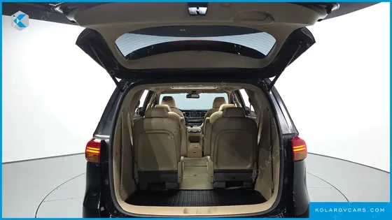 KIA CARNIVAL 9-SEATER NOBLESSE