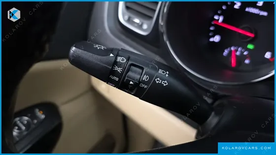 KIA CARNIVAL 9-SEATER NOBLESSE