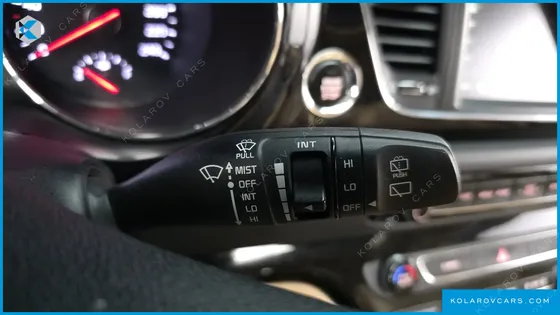 KIA CARNIVAL 9-SEATER NOBLESSE