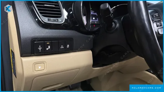 KIA CARNIVAL 9-SEATER NOBLESSE