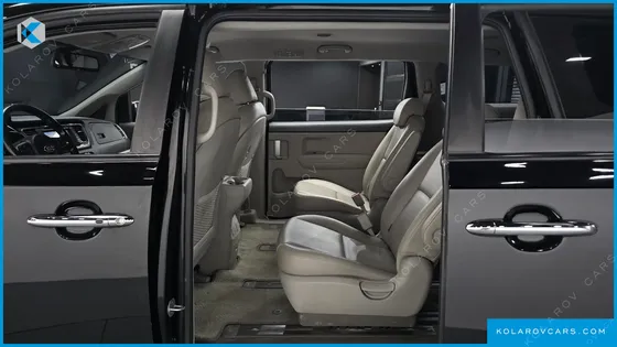 KIA CARNIVAL 9-SEATER LUXURY