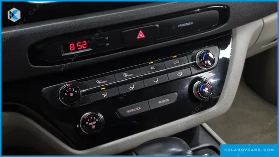 KIA CARNIVAL 9-SEATER LUXURY
