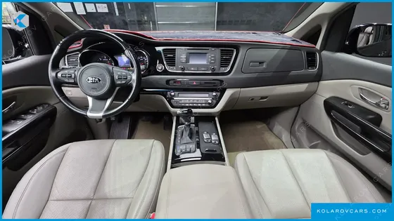 KIA CARNIVAL 7-SEATER LIMOUSINE