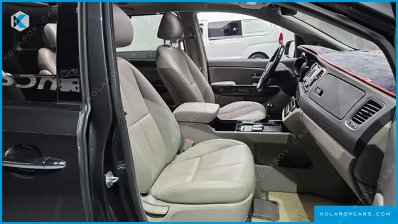 KIA CARNIVAL 7-SEATER LIMOUSINE