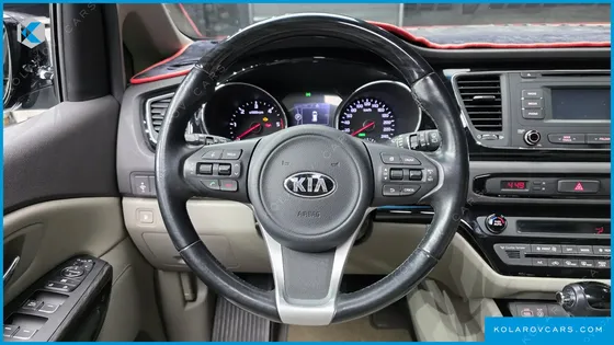 KIA CARNIVAL 7-SEATER LIMOUSINE