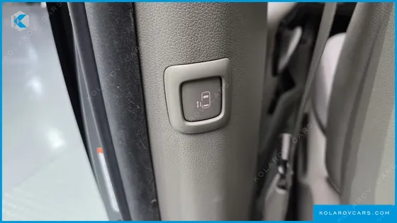 KIA CARNIVAL 7-SEATER LIMOUSINE
