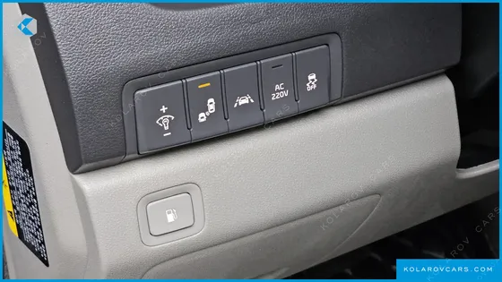 KIA CARNIVAL 7-SEATER LIMOUSINE