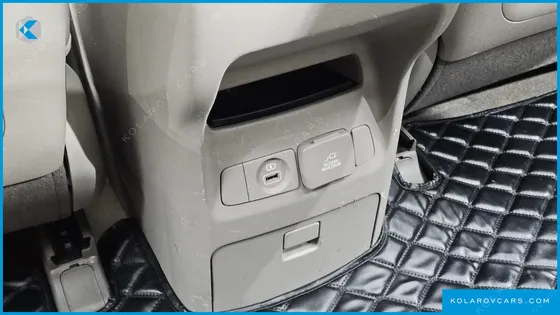 KIA CARNIVAL 7-SEATER LIMOUSINE