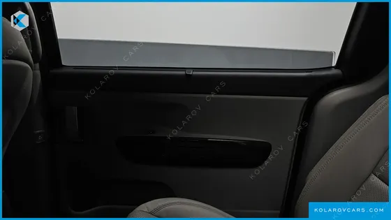 KIA CARNIVAL 7-SEATER LIMOUSINE