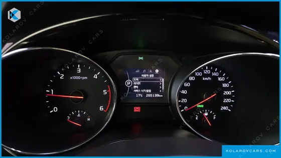 KIA CARNIVAL 9-SEATER PRESTIGE