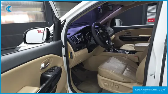 KIA CARNIVAL 9-SEATER PRESTIGE