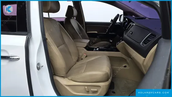 KIA CARNIVAL 9-SEATER PRESTIGE