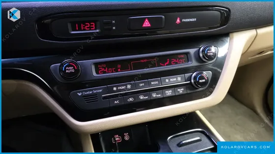 KIA CARNIVAL 9-SEATER PRESTIGE