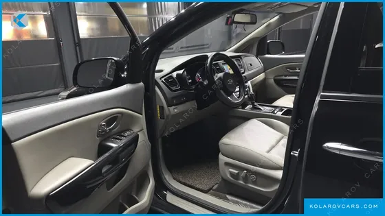 KIA CARNIVAL 9-SEATER PRESTIGE