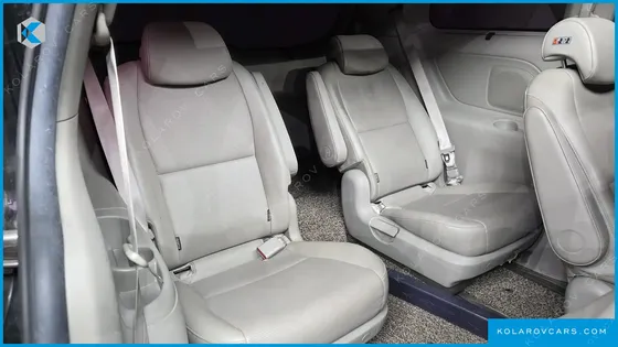 KIA CARNIVAL 9-SEATER PRESTIGE
