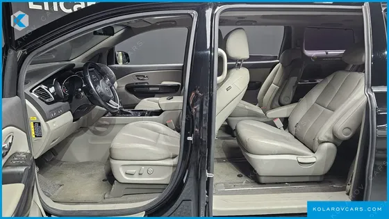 KIA CARNIVAL 9-SEATER NOBLESSE