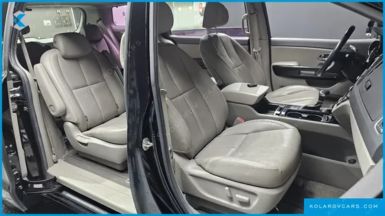 KIA CARNIVAL 9-SEATER NOBLESSE