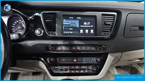 KIA CARNIVAL 9-SEATER NOBLESSE