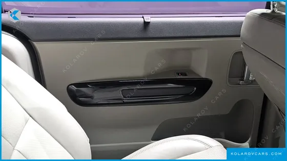 KIA CARNIVAL 9-SEATER NOBLESSE