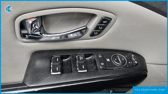 KIA CARNIVAL 9-SEATER NOBLESSE