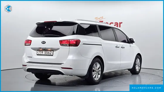 KIA CARNIVAL 11-SEATER LUXURY