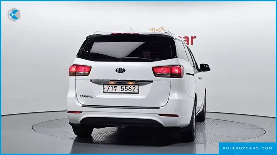KIA CARNIVAL 11-SEATER LUXURY