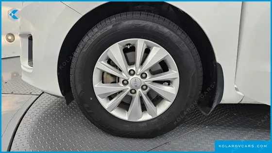 KIA CARNIVAL 11-SEATER LUXURY