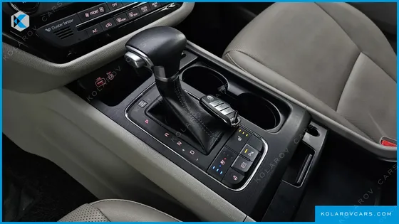 KIA CARNIVAL 11-SEATER LUXURY