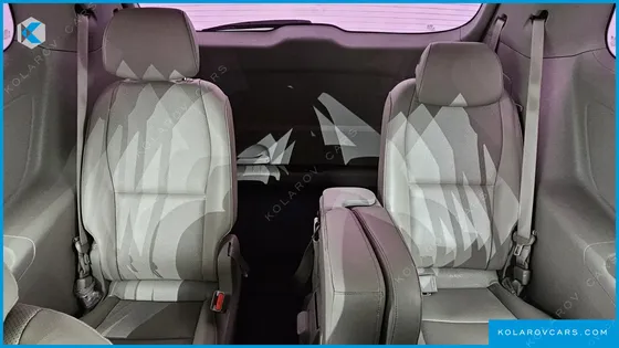 KIA CARNIVAL 11-SEATER LUXURY